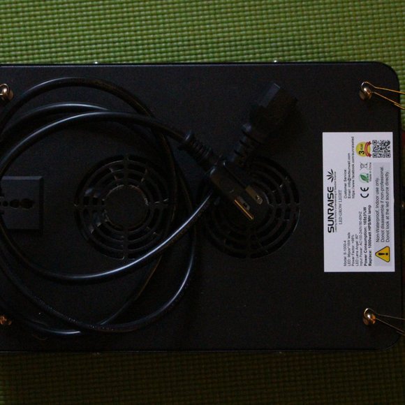 Full Spectrum 1000W Plant Grow light - Picture 4 of 6